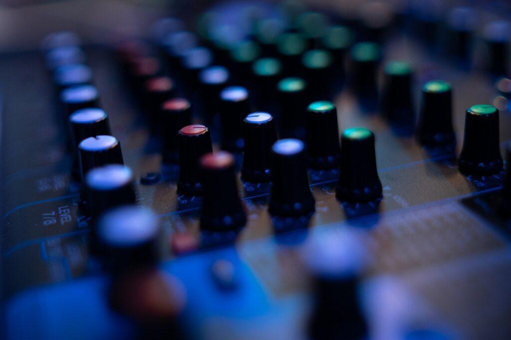 technology, podcast, radio-5071673.jpg
